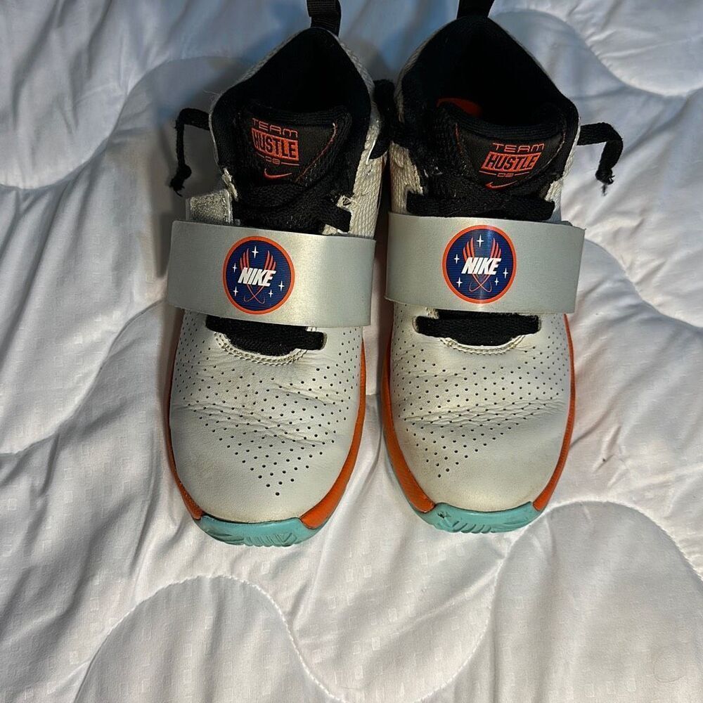 Nike Team Hustle for a 2 Year old Run Training Sneakers